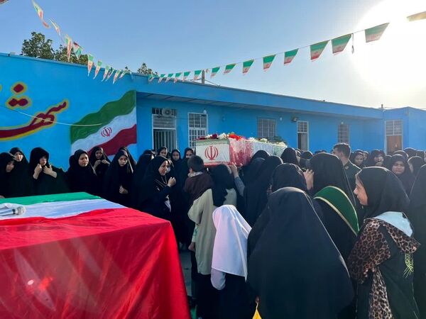 استقبال مدارس دشتی از شهید گمنام