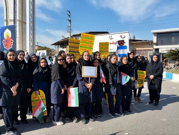 مراسم راهپیمایی ۱۳ آبان در شهرستان میاندورود
