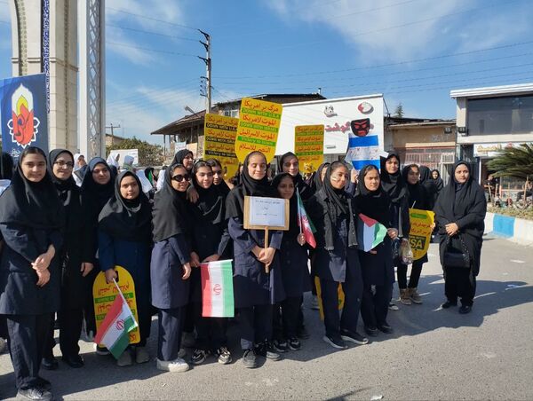 مراسم راهپیمایی ۱۳ آبان در شهرستان میاندورود