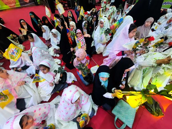 اجتماع بزرگ «روزه اولی‌ها» در ورزشگاه شهید‌شیرودی 