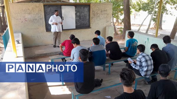 کلاس حل مسئله و اتاق فکر برای دانش آموزان متوسطه اول و دوم 