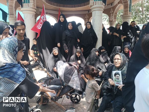 برپایی موکب‌ «جاماندگان عشاق الحسین» سازمان دانش‌آموزی یزد در نجف‌آباد