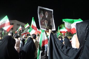 قیامدشت؛ صحنه همدلی مردمی و فعالیت‌های فرهنگی در اجتماع شبانه