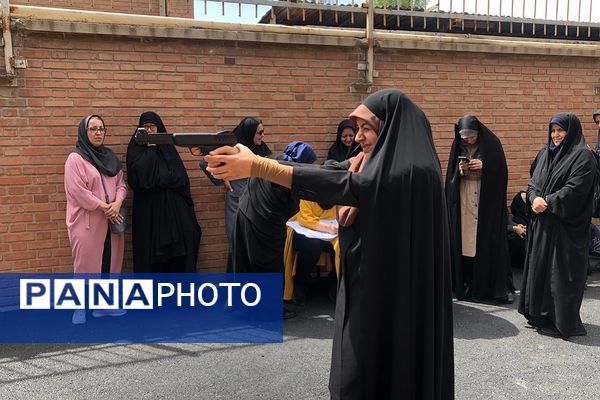 مسابقات ورزشی ویژه فرهنگیان به‌مناسبت گرامیداشت هفته معلم در ناحیه 2 شهرری 