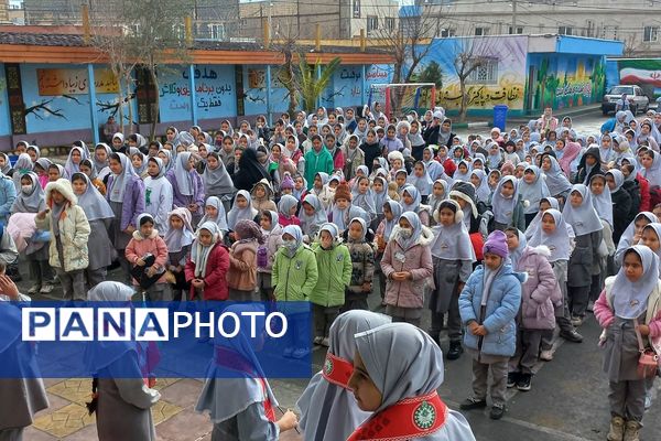 هم صدایی نسل آینده با انقلاب در مدرسه کودک مسلمان قرچک