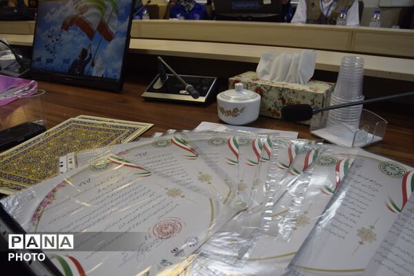 نشست خبری خبرنگاران پانا با مدیرکل آموزش و پرورش استان البرز 