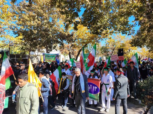 طنین شعارهای ضد استکباری در شاندیز
