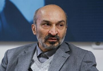 بازدید رئیس دانشگاه تهران از کتابخانه مرکزی و مرکز اسناد 