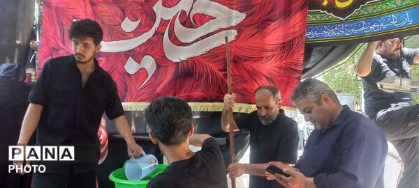 پذیرایی موکب قمر بنی هاشم در ظهر روز تاسوعا