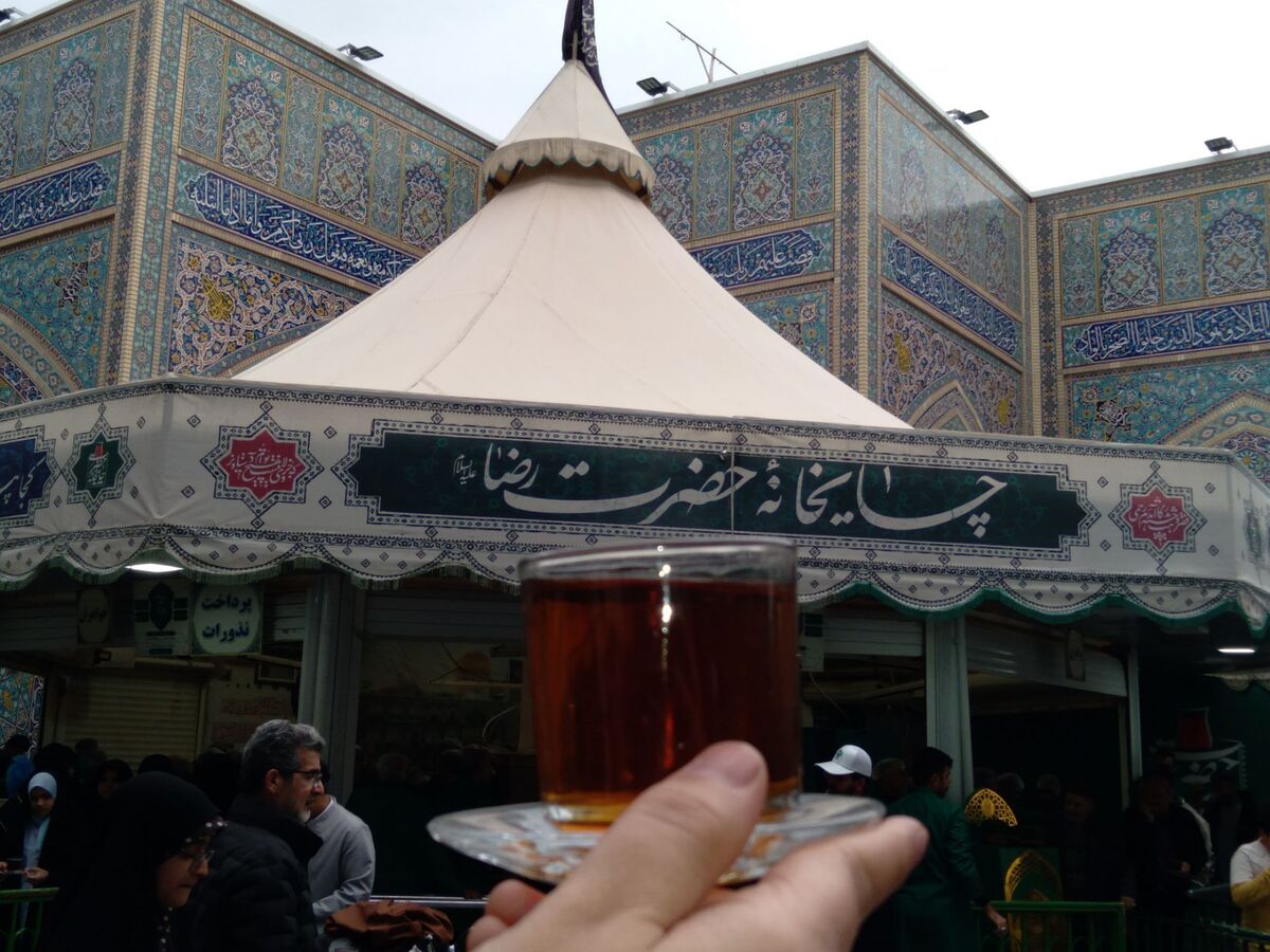 چایخانه حرم امام رضا (ع) دل‌خسته‌ها را میزبانی می‌کند