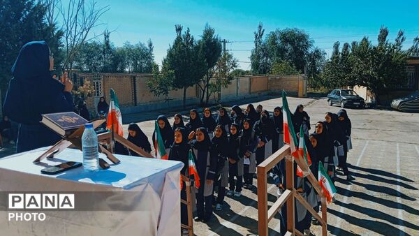جشن جوانه‌ هادر دبیرستان سمیه اشترینان