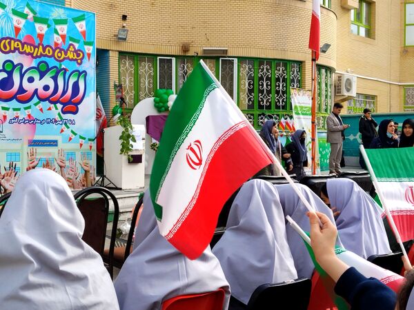 طنین زنگ انقلاب در مدرسه «طوبی» ناحیه ۶ مشهد