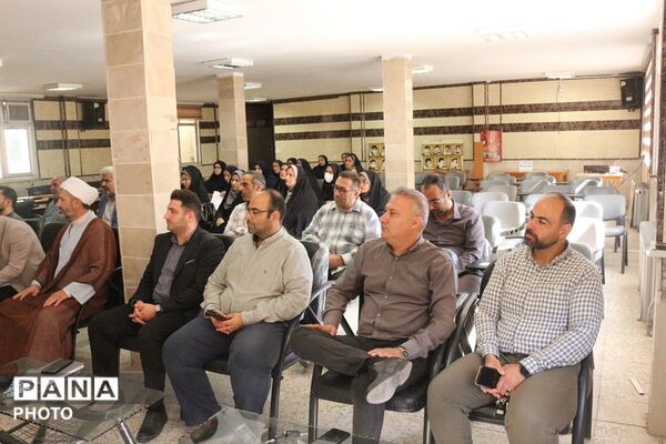 جلسه «پروژه مهر» با حضور مدیر آموزش‌و‌پرورش فیروزکوه
