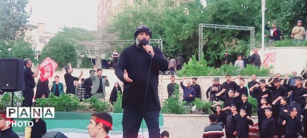 در قابِ «بچه‌محلِ آقا»؛ روایتی از شورِ بی‌پایانِ نسلِ جوان با اجرای نماهنگ های مصطفی قدمگاهی