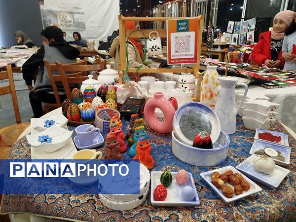 اختتامیه نمایشگاه نوروزی ارغوان در فاروج