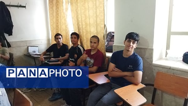 گرامیداشت روز دانش آموز در دبیرستان شاهد ابوذر غفاری 