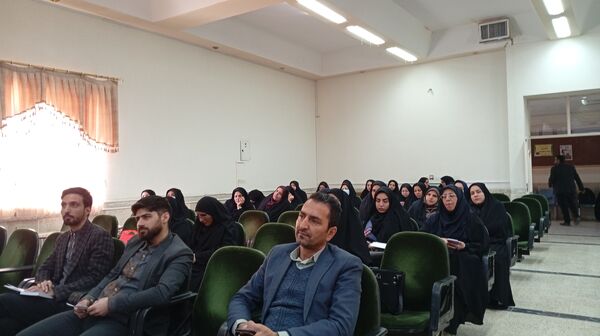 جلسه‌ ضمن خدمت با موضوع نماز و شیوه‌های نماز در بن