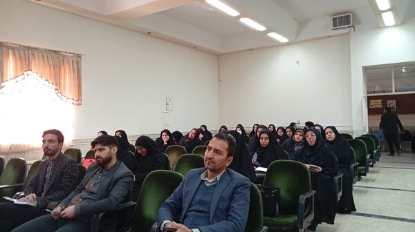 جلسه‌ ضمن خدمت با موضوع نماز و شیوه‌های نماز در بن
