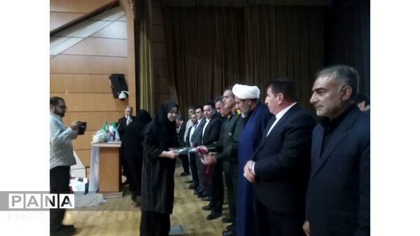 آیین گرامیداشت هفته معلم و تجلیل ازمعلمین زحمت کش  شهرستان کوهدشت 