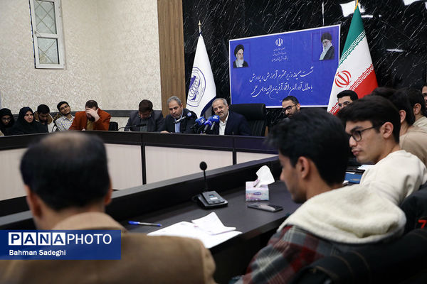 نشست صمیمی وزیر آموزش و پرورش با مدال آوران المپیادهای علمی