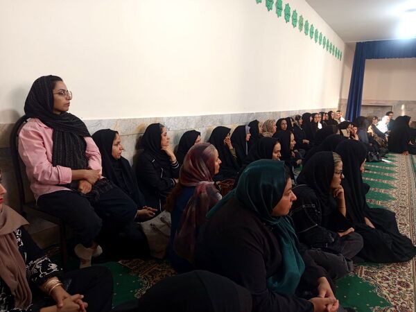 اولین جلسه انجمن اولیا در دبستان سمیه 