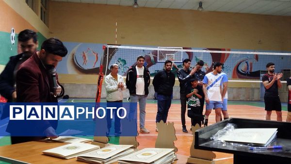 برگزاری اختتامیه مسابقات والیبال کارکنان ادارات و کارخانجات نیشابور 