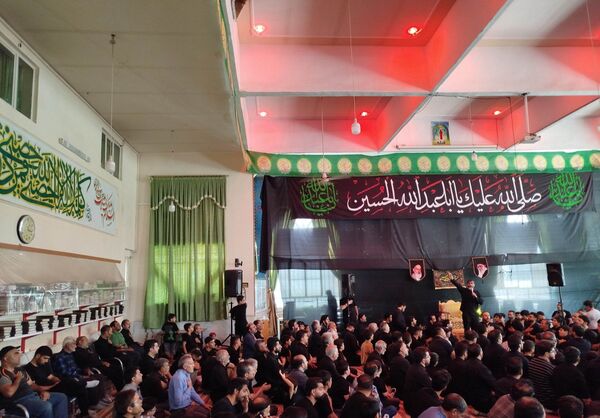 مراسم ظهر تاسوعا حسینی در مسجد شهدای گمنام 