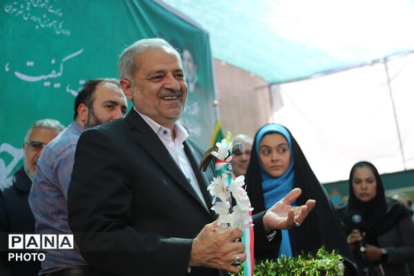 جشن شکوفه ها با حضور وزیر آموزش و پرورش 