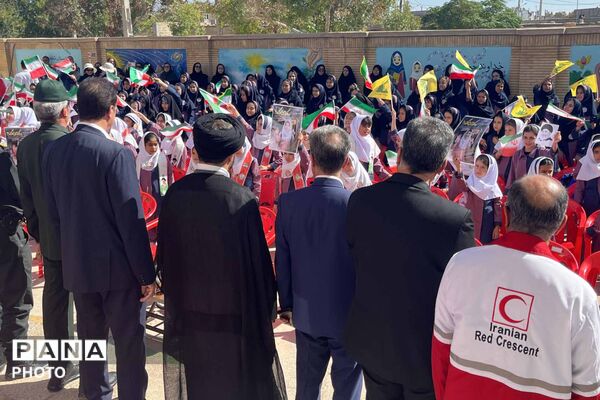 زنگ مقاومت در مدرسه شاهد نرگس؛ همزمان با هفته دفاع مقدس