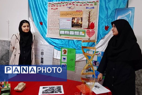  جشن ۲۲ بهمن در دبیرستان حضرت زینب(س) شهرری