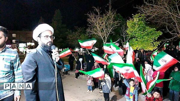 خون می‌دهیم ولی خاک هرگز