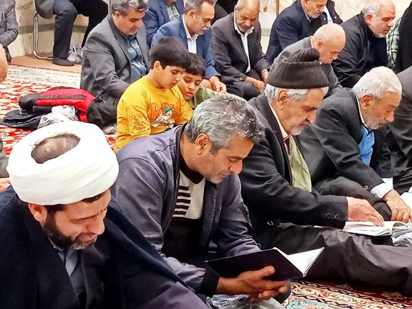 قرائت دعای کمیل در کاشمر