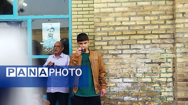 گذری بر فعالیت چایخانه مسجد جامع در روز جمعه 