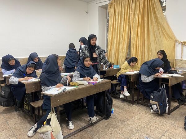 برگزاری انتخابات شورای دانش آموزی در دبیرستان مطهره ناحیه ۶