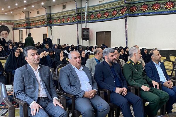 اعزام دانش‌آموزان دختر ورامینی به اردوی معنوی راهیان نور
