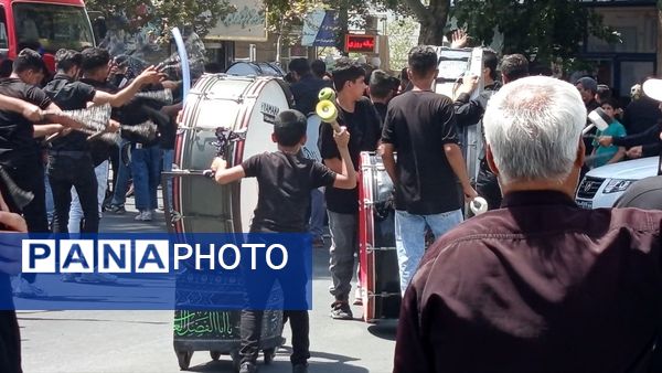 آیین طبل‌زنی در روز عاشورا