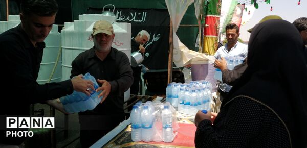  خدمت صادقانه خادمان و پذیرایی گرم از زائران در موکب تنکمان