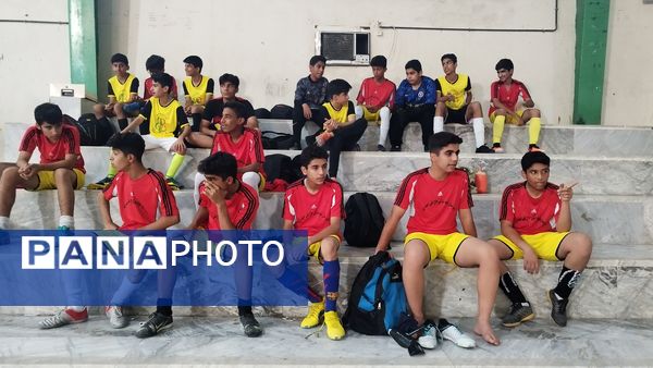 برگزاری مسابقات فوتسال بین مدارس در پارسیان 