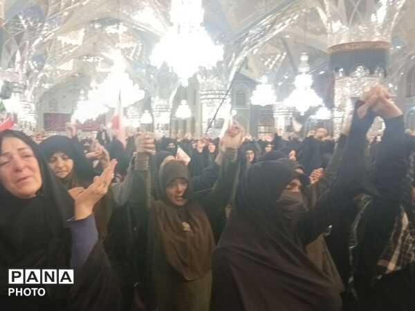 اجتماع بیعت بانوان با رهبر انقلاب اسلامی  در حرم مطهر رضوی