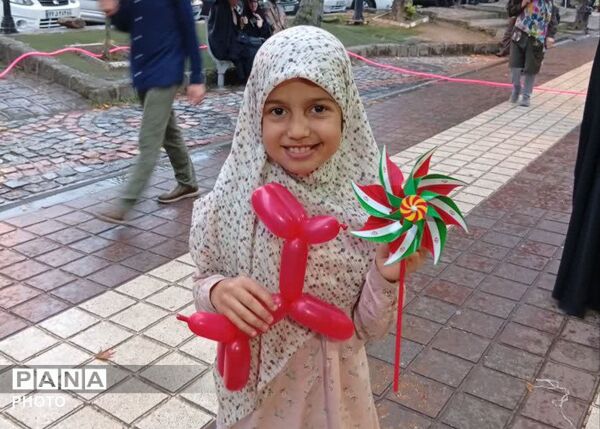 اجتماع باشکوه عاشقان ولایت در جشن چندصد متری عید غدیر شهرستان لاهیجان