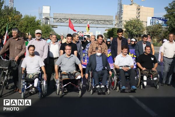 همایش پیاده‌روی خانوادگی روز کرج 