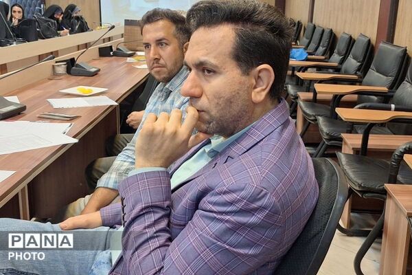 کارگاه توانمندسازی مراقبین سلامت ناحیه دو بهارستان