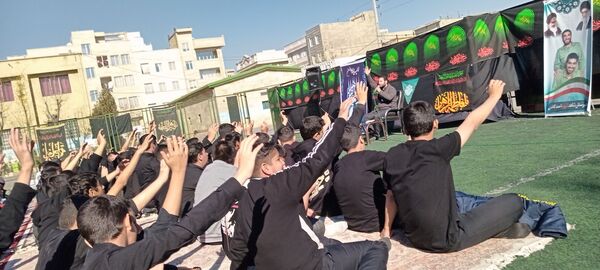 دانش‌آموزان مدرسه شاهد شهید کاظمی در سوگ شهادت حضرت فاطمه (س)