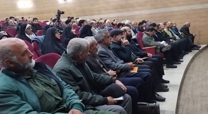 کارگاه توان افزایی راویان دفاع مقدس استان اصفهان در کانون همدانیان