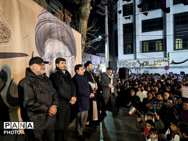 میدان لاله نظرآباد پاتوق دلدادگان رهبر