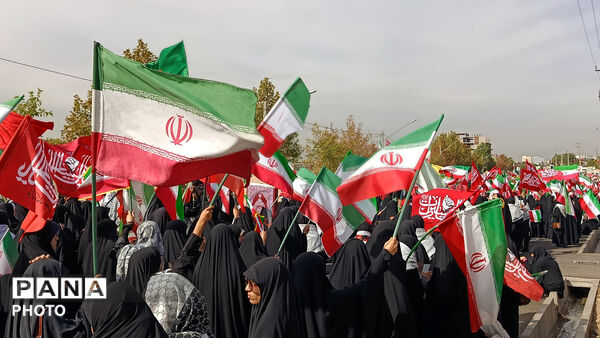 نمایش همبستگی ملی فرهنگیان دیار شور و شعور حسینی در رزمایش ۵۰ هزار نفری