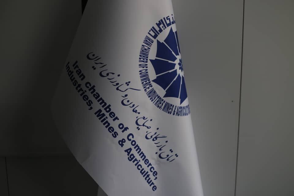 فعالان اقتصادی از پرداخت وجه برای برخورداری از اینترنت پرو خودداری کنند