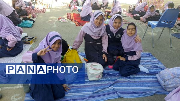 برگزاری اردوی حیاطی و جشن آخر سال در دبستان دخترانه شاهد تحقیقی ناحیه ۶
