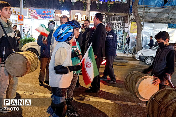  حضور فرهنگیان و دانش‌آموزان به‌مناسبت 12 فروردین ماه روز جمهوری اسلامی ایران 