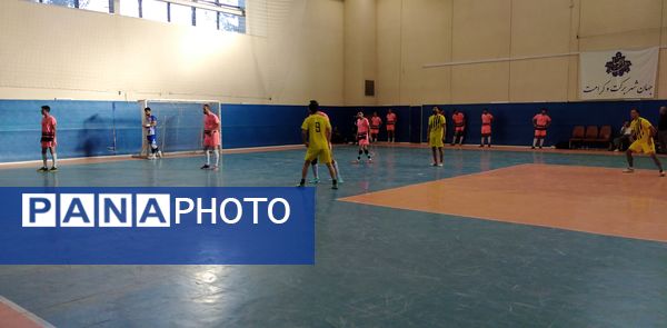  مسابقه فوتسال بین تیم‌های خبرنگاران و تیم آتش‌نشانان مشهد